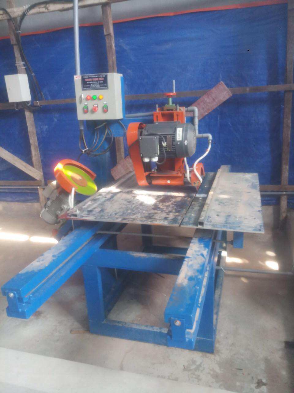 Máy cắt gạch men